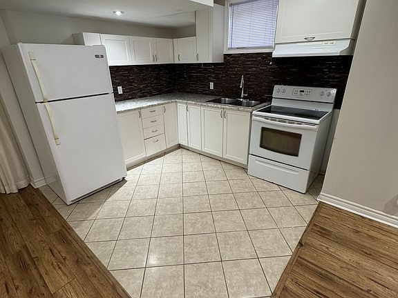 5th image of 301 Peregrine Way #B