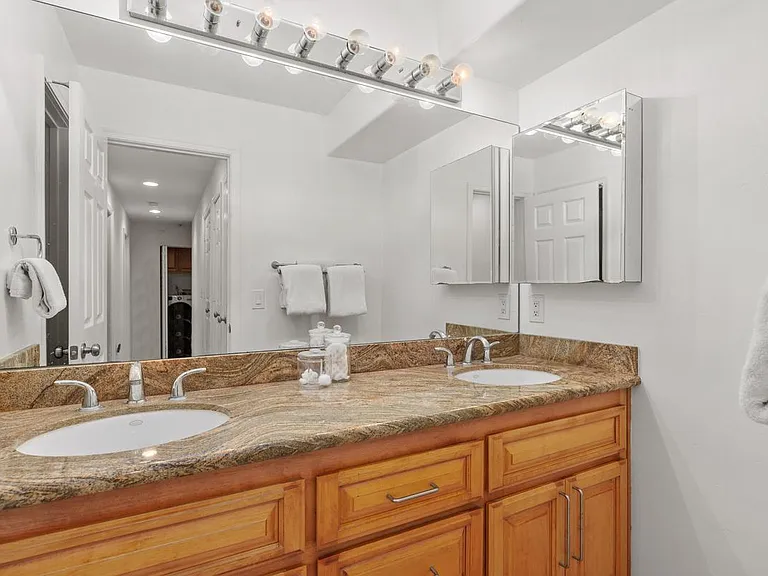 2341 Manchester Ave — Photo 23