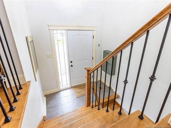 4th image of 20 Edington St