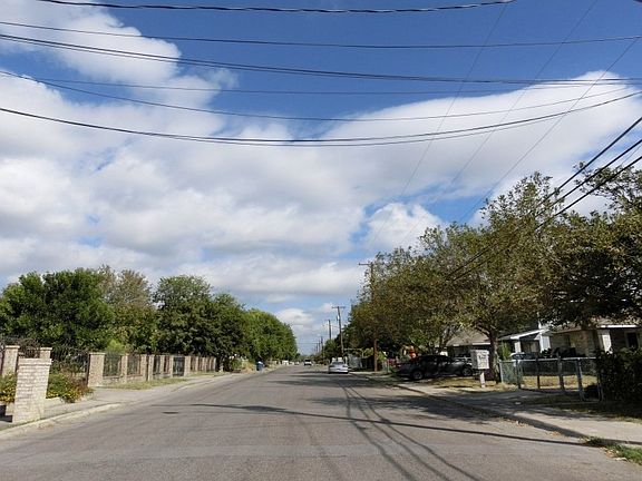 5th image of 126 Hortencia Ave