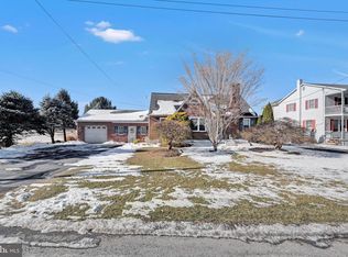 664 Lebanon Rd, Manheim, PA 17545