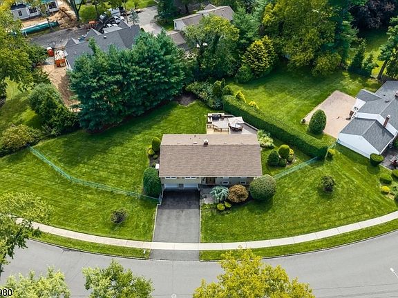 3rd image of 45 Michael Dr