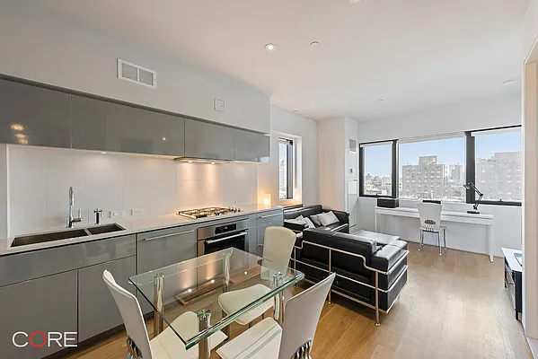 Rented by CORE | media 25