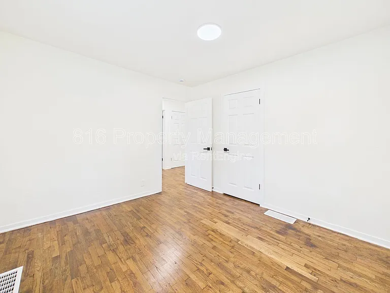 6607 NE 49th St — Photo 11