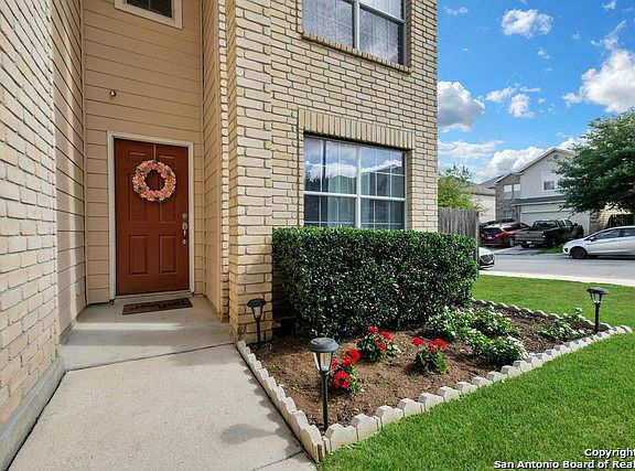 3rd image of 6723 Clovis Ct