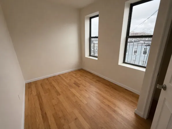 620 Crescent Street image 1 of 6