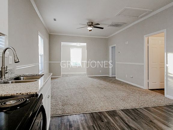 5th image of 104 Conyers St