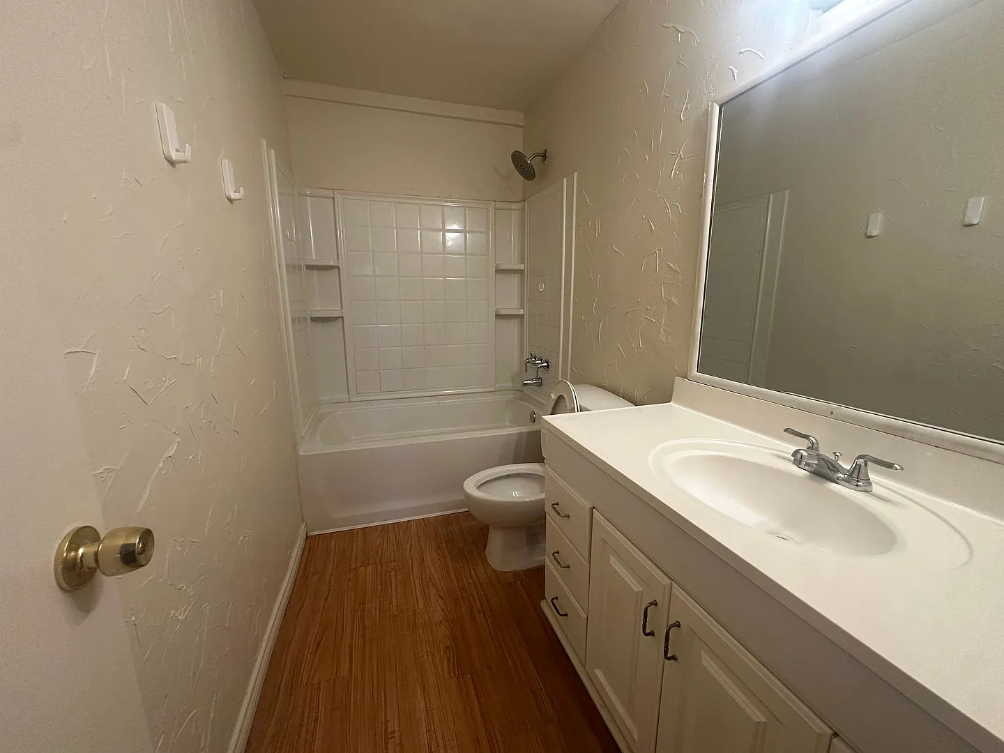 Plano Home with Washer, Dryer & Refrigerator Included — Photo 3
