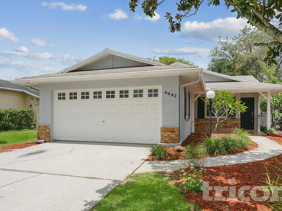4442 Sandhurst Dr