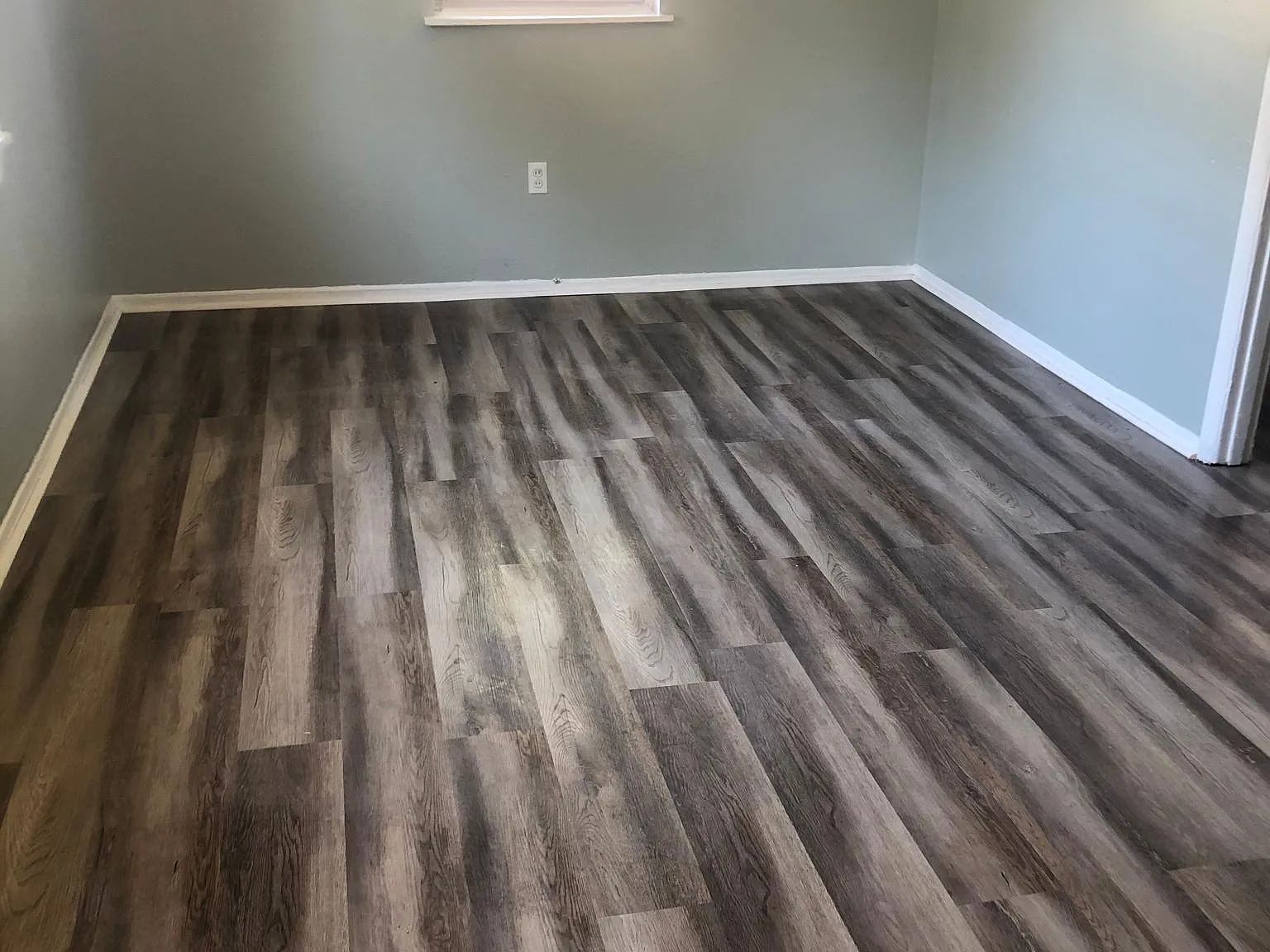 3 bed, 960 sqft, $1,195 — Photo 2