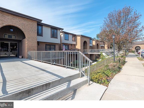 5th image of 5032 W Brigantine Ct