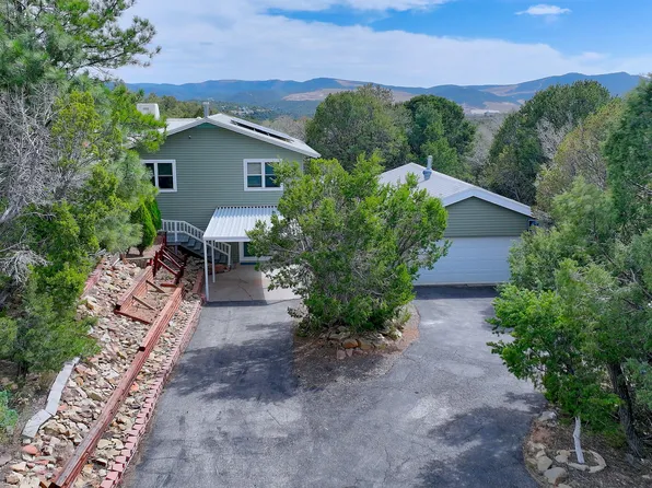 115 Matterhorn Dr, Cedar Crest, NM 87008