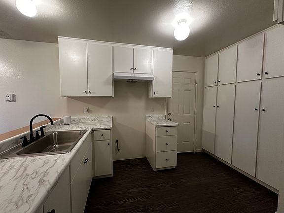 3rd image of 5900 Almendra Ct #A
