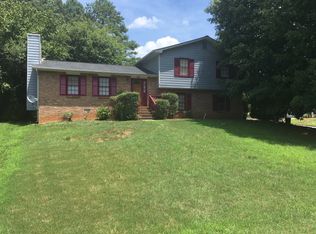 1305 Autumn Hill Ln, Stone Mountain, GA 30083