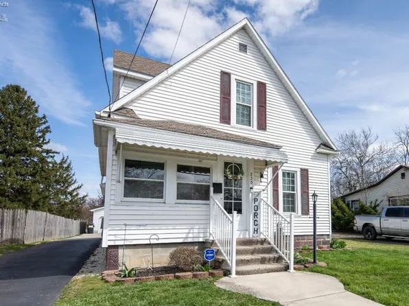 220 S Church St, Clyde, OH 43410