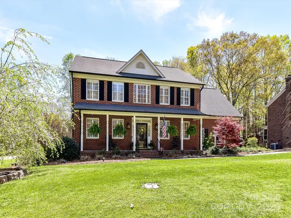 5301 Greyfriar Ct, Waxhaw, NC 28173