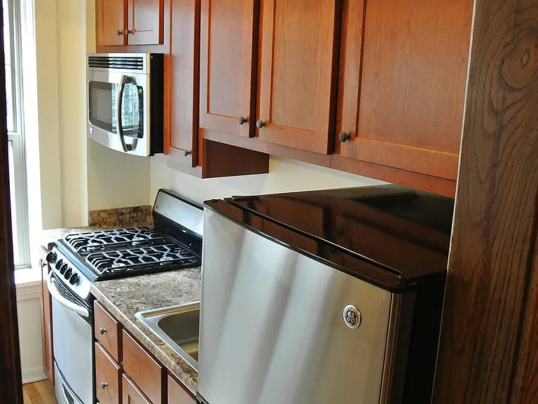 Newly Updated Kitchen w/ Stainless Steel Appliances