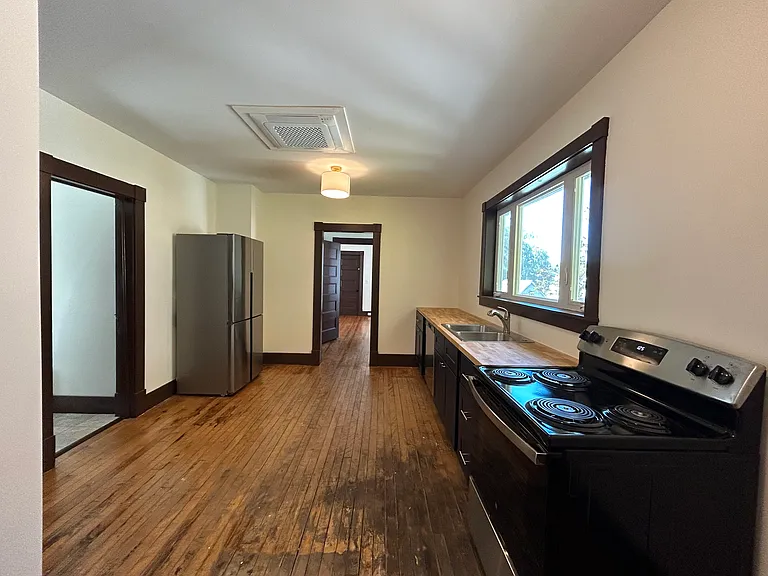 30 Lincoln Ave #B — Photo 8