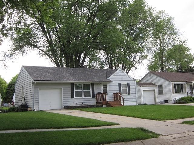 1st image of 6779 Manderson St