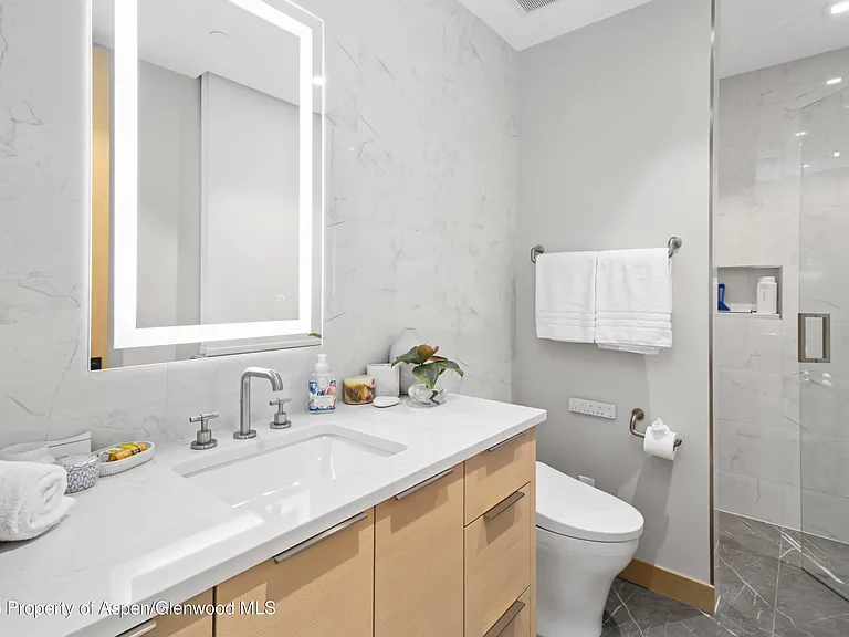 155 Lakeview Dr — Photo 29