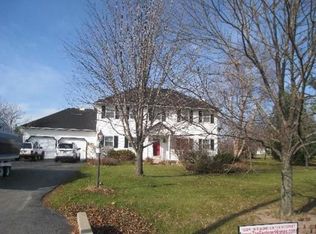 2416 Pine Crest Ct, Spring Grove, IL 60081