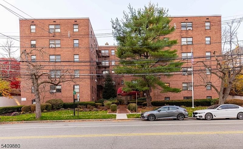 1st image of 130 Orient Way #3D