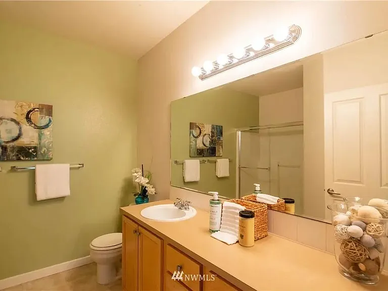 22615 NE Alder Crest Dr #102 — Photo 13