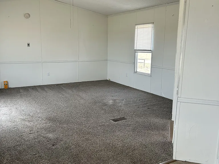 510 Gaston St N — Photo 6