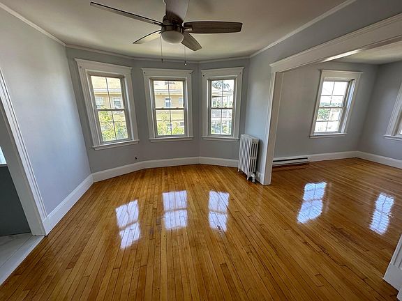 4th image of 186 Kendrick Ave #1