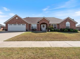 9004 Overland Dr, Siloam Springs, AR 72761