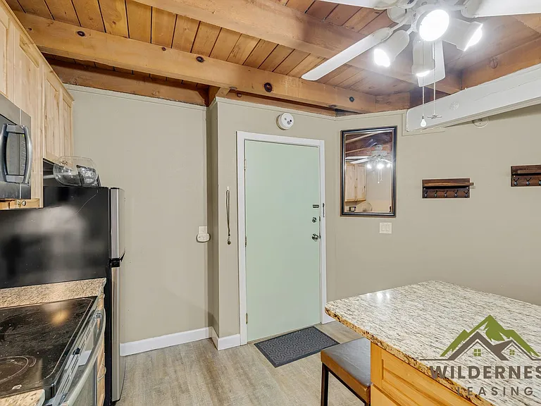 2200 Lodge Pole Cir #205-B — Photo 2