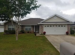 2318 Tall Oak Dr, Cantonment, FL 32533