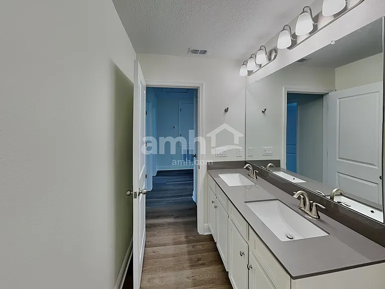 1388 Sky Lakes Dr — Photo 24