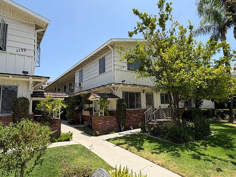 1130 N Louise St — Photo 2