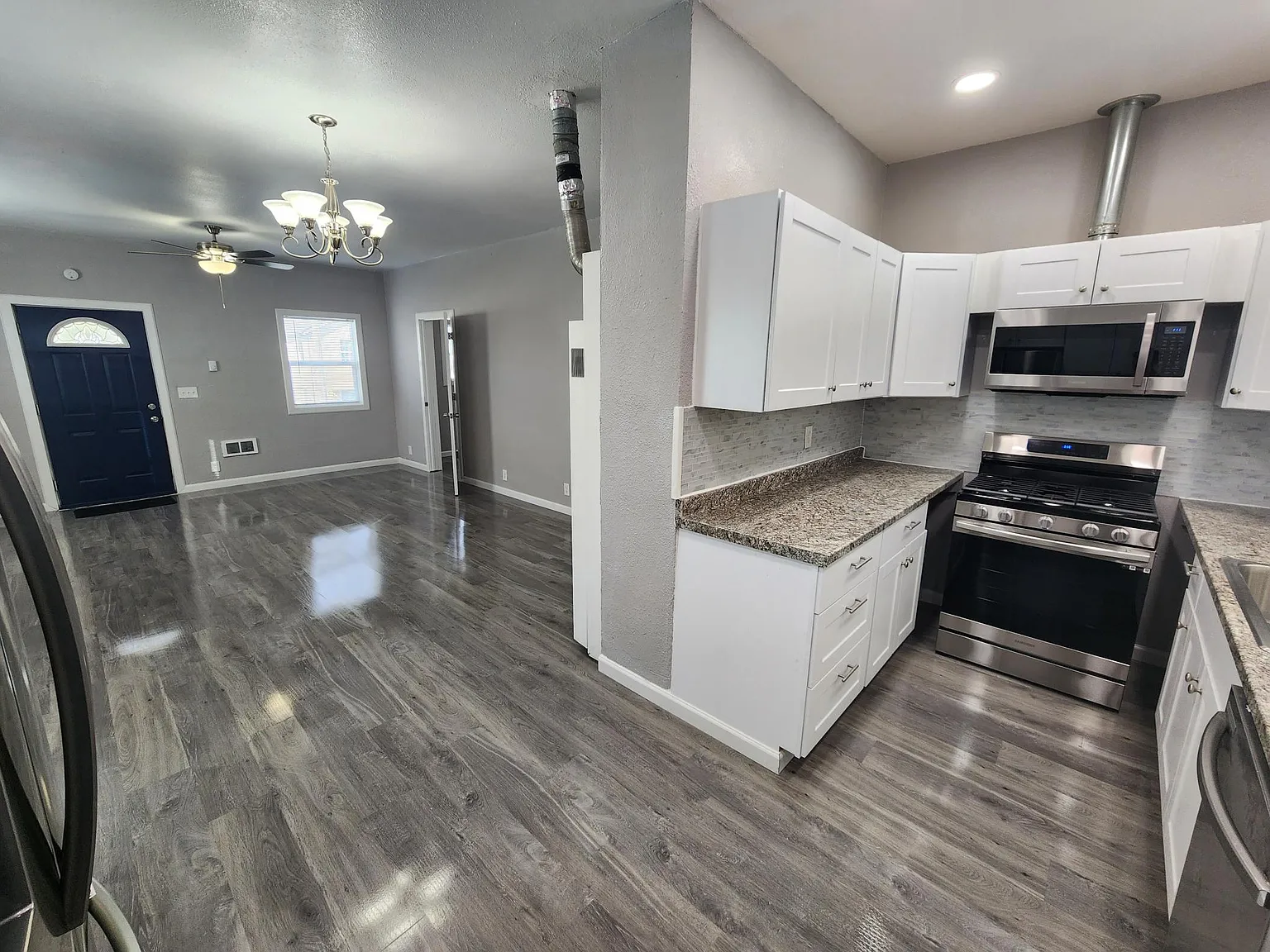 2 bed, 900 sqft, $1,600 — Photo 3