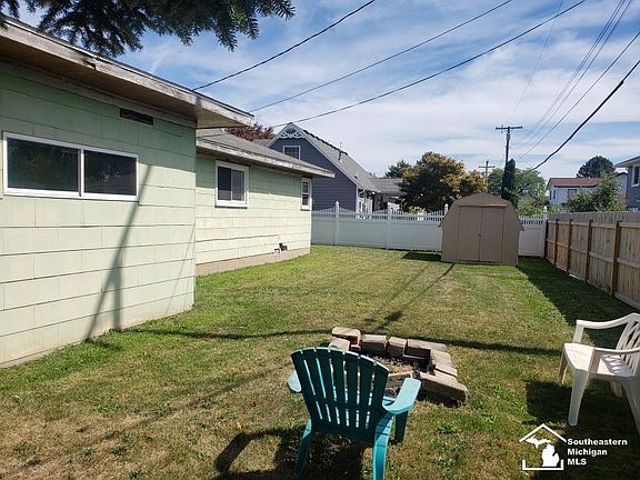 2nd image of 4385 Dixon Rd