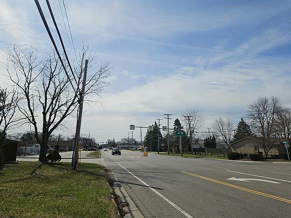 5th image of 3226 N McCord Rd