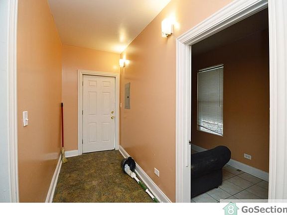 2nd image of 630 N Leamington Ave #2