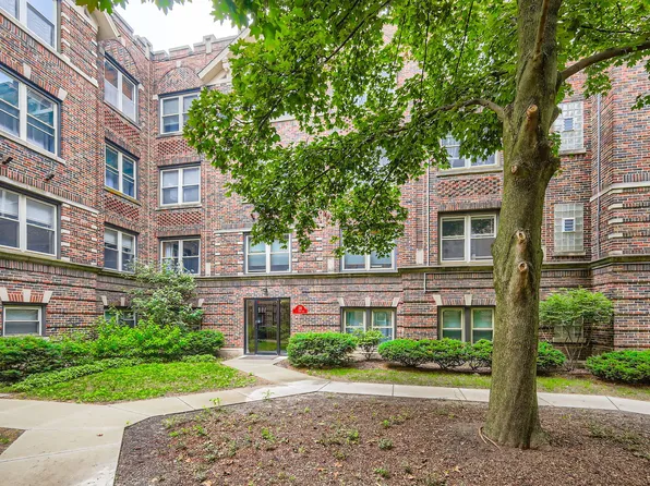 28 S 6th Ave #1D, La Grange, IL 60525