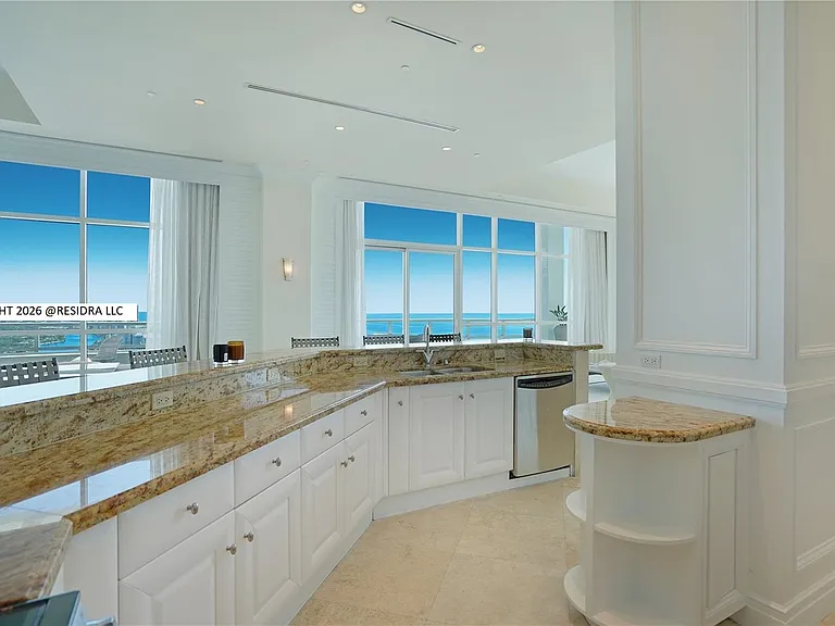 4401 Collins Ave #2806 — Photo 10