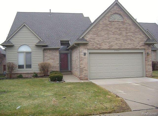 1st image of 24621 Edgewood Dr #1