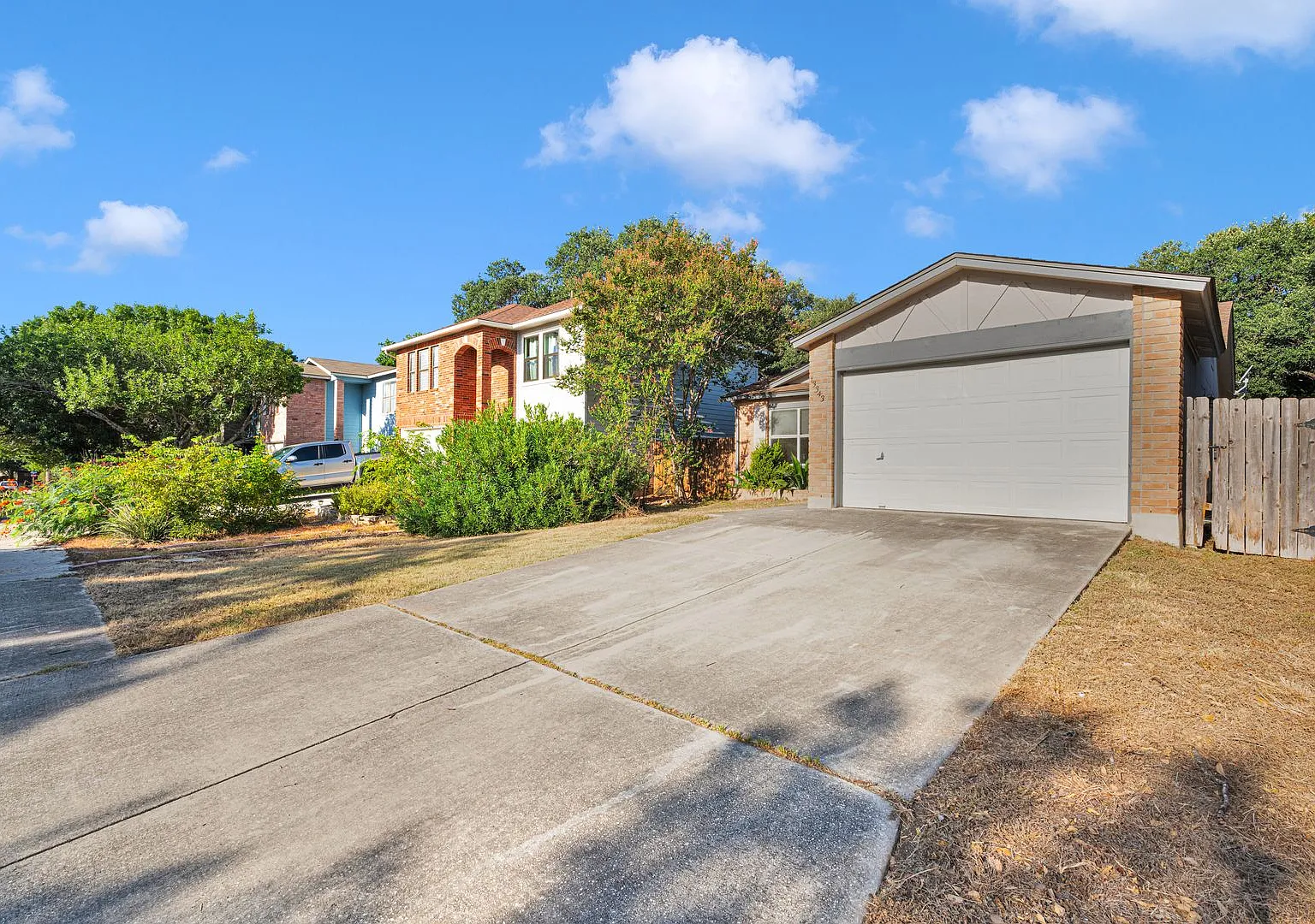 Charming 3BR/2BA Home Near UTSA 13343 Pecan Glade — Photo 3