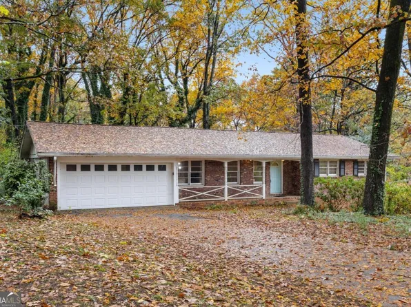 4800 Kenilworth Dr, Stone Mountain, GA 30083