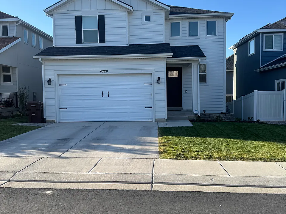 4729 E Lake Corner Dr