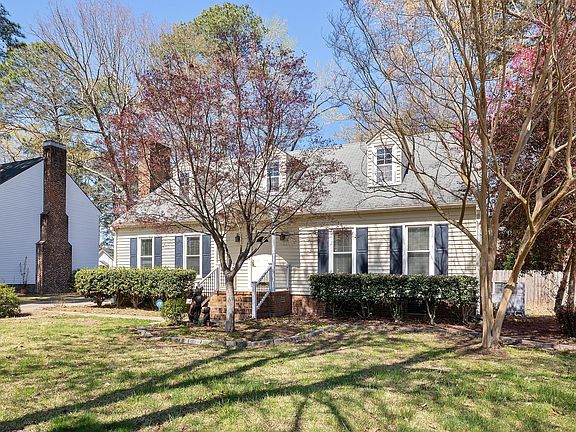 3rd image of 1716 Ridgeway St W