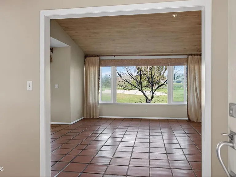 1525 Fairway Dr — Photo 7