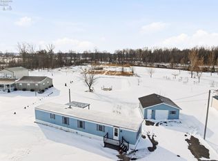 3800 W Lakeshore Dr, Pt Clinton, OH 43452