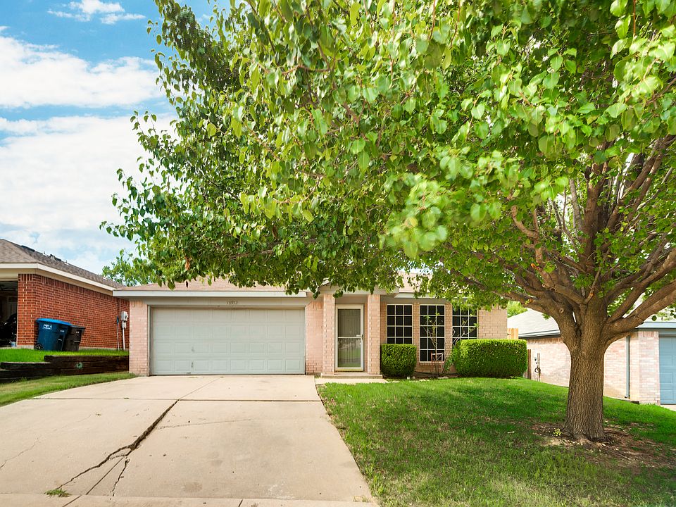 1st image of 10912 Deauville Cir N