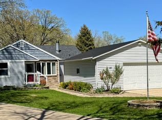 28 Sennholz Ct, Oshkosh, WI 54902