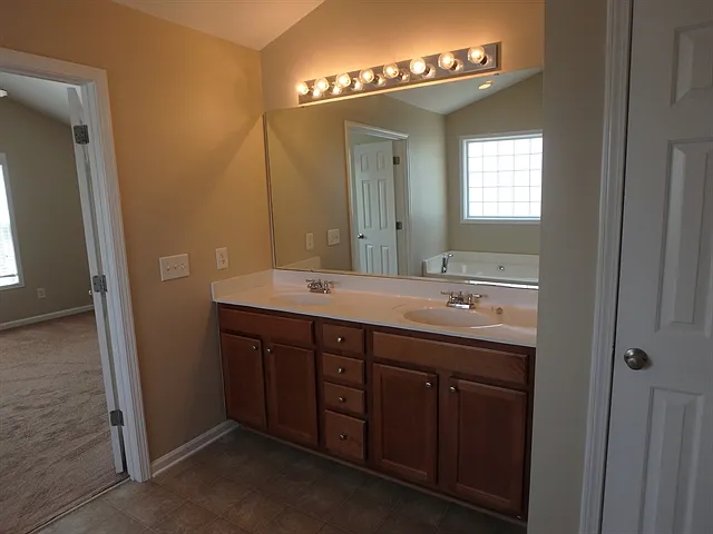 3919 Carolina Cherry Dr — Photo 8
